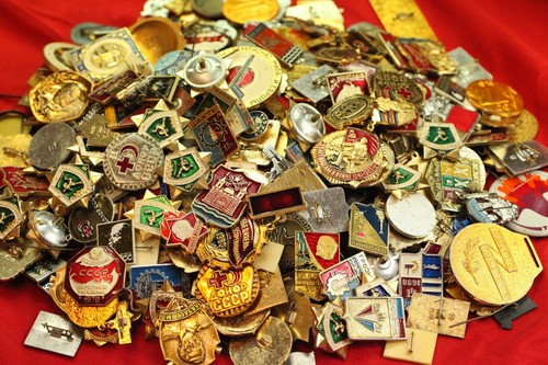 Lotto pezzi spille smaltate - 50,
